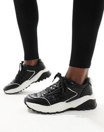 Προσφορά Simply Be Wide Fit running trainers in black για 17,5€ σε Asos