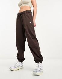 Προσφορά Nike statement jersey easy joggers in baroque brown για 38,97€ σε Asos