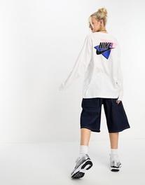 Προσφορά Nike vintage back print long sleeve t-shirt in white για 21,5€ σε Asos