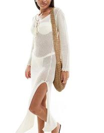 Προσφορά New Look long sleeve key hole maxi dress in white για 30,99€ σε Asos
