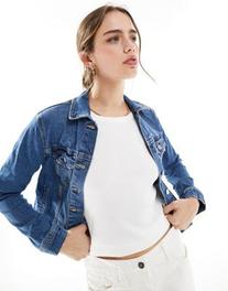 Προσφορά New Look denim jacket in mid blue για 29,99€ σε Asos