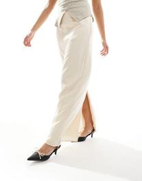 Προσφορά NA-KD x Laura Jane Stone maxi skirt with front pockets and back split detail in beige για 72,99€ σε Asos