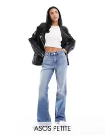 Προσφορά ASOS DESIGN Petite mid rise flare jeans in mid blue για 51€ σε Asos