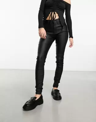 Προσφορά Noisy May Callie coated skinny jeans in black για 32€ σε Asos