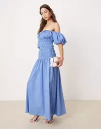 Προσφορά Abercrombie & Fitch off the shoulder smocked low waist maxi dress in blue tile print για 90€ σε Asos