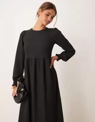 Προσφορά New Look plain crinkle long sleeve smock midi dress in black για 38€ σε Asos