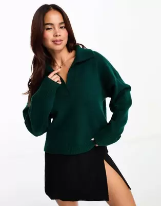 Προσφορά Monki long sleeve collar knitted sweater in dark green για 51€ σε Asos