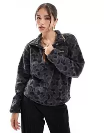 Προσφορά Columbia Helvetia II printed cropped half snap fleece in black retroscape για 65€ σε Asos