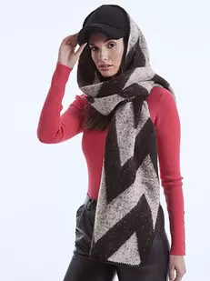 Προσφορά Scarf with zig zag για 12,5€ σε Celestino