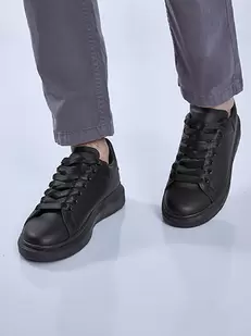 Προσφορά Mens lace-up sneakers για 12,5€ σε Celestino