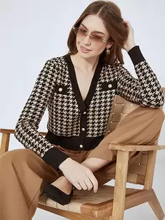 Προσφορά Cardigan cropped pied de coq για 15€ σε Celestino