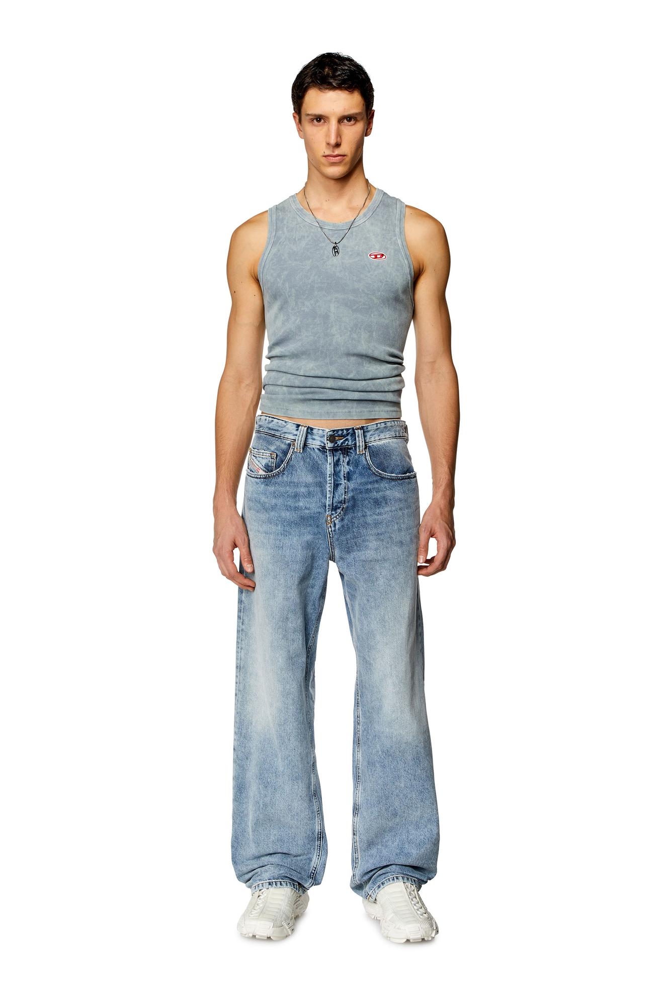 Προσφορά Straight Jeans - 2001 D-Macro για 231€ σε DIESEL