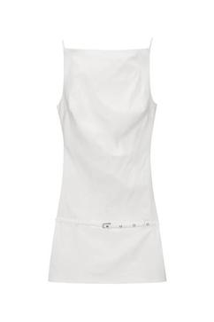 Προσφορά Λευκό κοντό φόρεμα με ζώνη για 25,99€ σε Pull & Bear