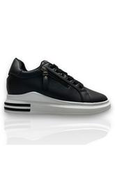 Προσφορά Γυναικεία sneakers σε μαύρο χρώμα Famous. για 12,99€ σε Famous shoes