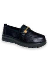 Προσφορά Γυναικέια loafers σε μαύρο χρώμα Famous για 9,99€ σε Famous shoes