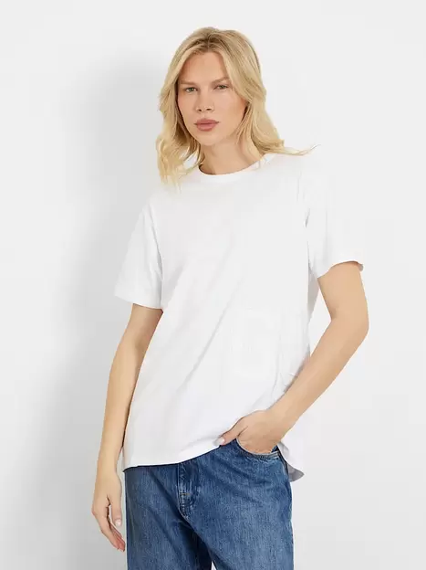 Προσφορά T-shirt με patch λογότυπο μπροστά για 27€ σε Guess