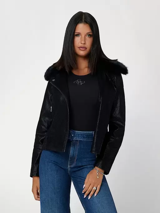 Προσφορά Biker μπουφάν από δερματίνη για 160€ σε Guess