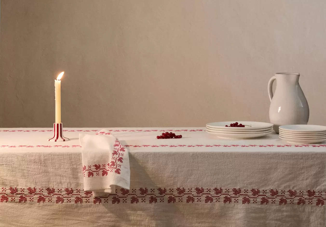 Προσφορά Tablecloth chris για 75,99€ σε Mango